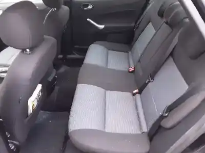Sloopvoertuig ford mondeo berlina (ca2) trend (09.2010->) 125 cv / 92 kw van het jaar 2001 aangedreven qyba