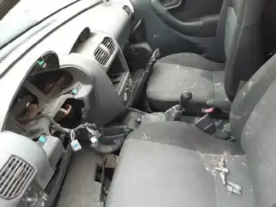 Veicolo di demolizione opel corsa c corsavan dell'anno 2000 alimentato z13dt