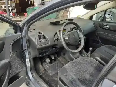 Veículo de Sucata citroen c4 berlina collection do ano 2004 alimentado 9hy