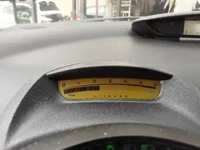 Veículo de Sucata citroen c4 berlina collection do ano 2004 alimentado 9hy