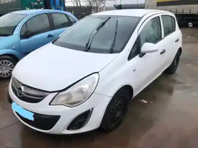 Veicolo di demolizione opel corsa d expression dell'anno 2006 alimentato a12xer