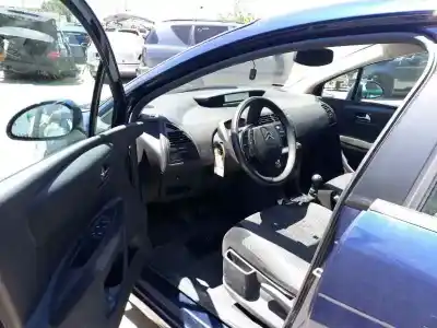 Veículo de Sucata citroen c4 berlina exclusive do ano 2004 alimentado 9hy