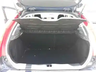 Veículo de Sucata citroen c4 berlina exclusive do ano 2004 alimentado 9hy