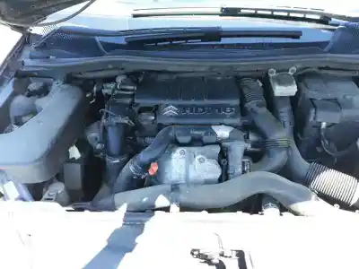 Veículo de Sucata citroen c4 berlina exclusive do ano 2004 alimentado 9hy