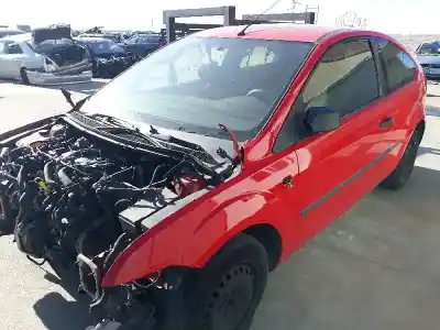 Veículo de Sucata ford focus berlina (cap) ambiente (d) do ano 2004 alimentado kkda