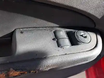 Veículo de Sucata ford focus berlina (cap) ambiente (d) do ano 2004 alimentado kkda