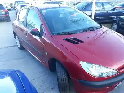 Veículo de Sucata peugeot 206 berlina 1.4i 75 x-line do ano 1998 alimentado kfv-kfw