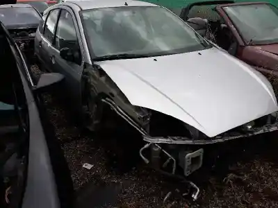 Veículo de Sucata ford focus berlina (cak) trend do ano 1998 alimentado 
