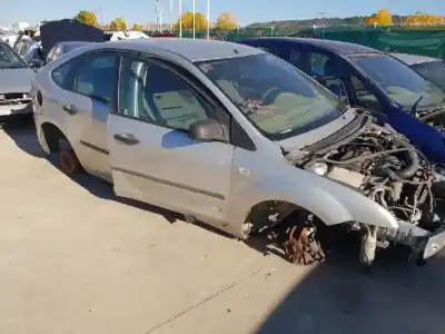 Veículo de Sucata ford focus berlina (cap) trend do ano 2004 alimentado hwda