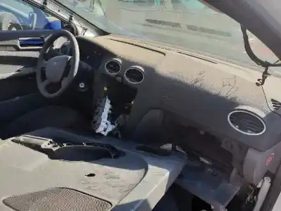 Veículo de Sucata ford focus berlina (cap) trend do ano 2004 alimentado hwda