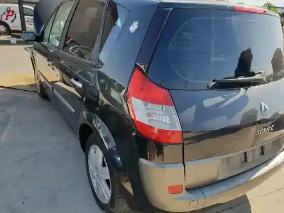 Veículo de Sucata RENAULT SCENIC II Confort Dynamique do ano 2003 alimentado K9K P7