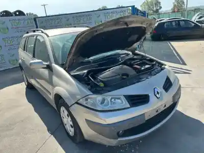 Véhicule à la ferraille RENAULT MEGANE II FAMILIAR Dynamique 131 CV / 96 KW de l'année 2001 alimenté F9QE8