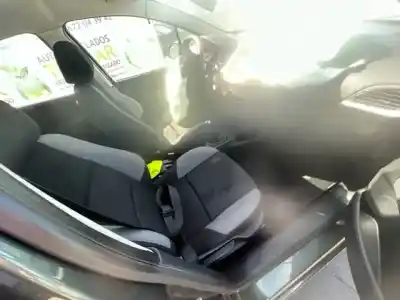 Sloopvoertuig peugeot 207 confort van het jaar 2006 aangedreven 8hz