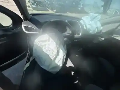 Sloopvoertuig peugeot 207 confort van het jaar 2006 aangedreven 8hz