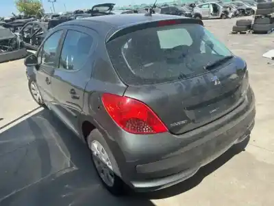 Sloopvoertuig peugeot 207 confort van het jaar 2006 aangedreven 8hz