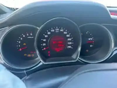 Veículo de Sucata kia pro_cee´d ( ) tech 136 cv / 100 kw do ano 2001 alimentado d4fb