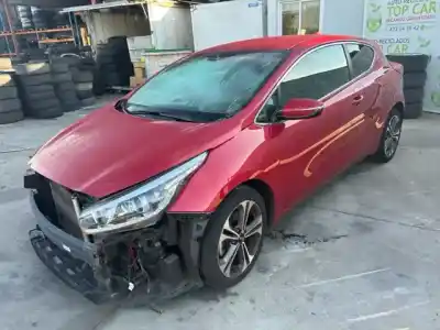 Veículo de Sucata kia pro_cee´d ( ) tech 136 cv / 100 kw do ano 2001 alimentado d4fb