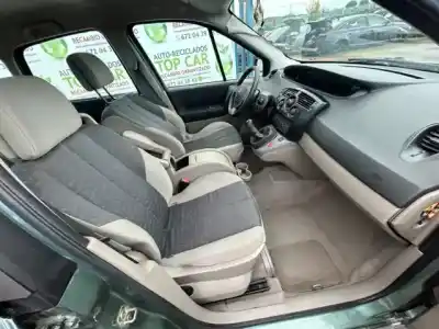 Veículo de Sucata renault scenic ii confort authentique 82 cv / 60 kw do ano 2003 alimentado k9k722