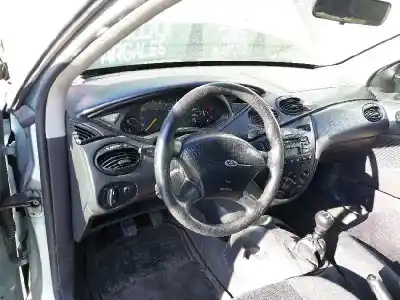 Veículo de Sucata ford focus berlina (cak) trend do ano 1998 alimentado c9da