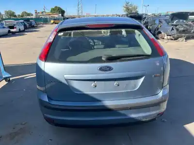 Veículo de Sucata ford focus berlina (cap) ambiente (d) do ano 2004 alimentado kkda