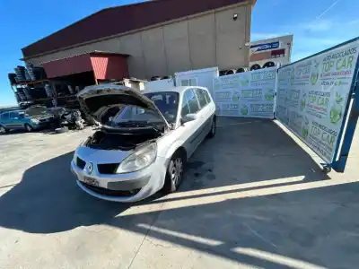 Veículo de Sucata renault scenic ii emotion do ano 2003 alimentado f9qj803