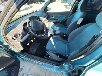 Veículo de Sucata renault clio ii fase ii (b/cb0) dynamique 82 cv / 60 kw do ano 2001 alimentado k9k702