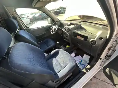 Veicolo di demolizione peugeot partner (s2) combiespace dell'anno 2002 alimentato wjz dw8