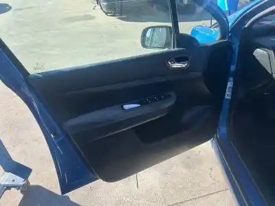 Sloopvoertuig PEUGEOT 307 (S1) XR Clim Plus van het jaar 2001 aangedreven RHYDW10TD