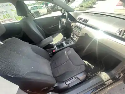 Sloopvoertuig volkswagen passat berlina (3c2) advance plus van het jaar 2005 aangedreven cbdc