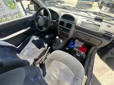 Sloopvoertuig renault clio i fase i+ii (b/c57) 1.4 van het jaar 1991 aangedreven e7j-634