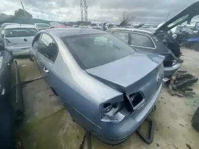 Véhicule à la ferraille VOLKSWAGEN PASSAT BERLINA (3C2) Edition Plus de l'année 2005 alimenté CBDC