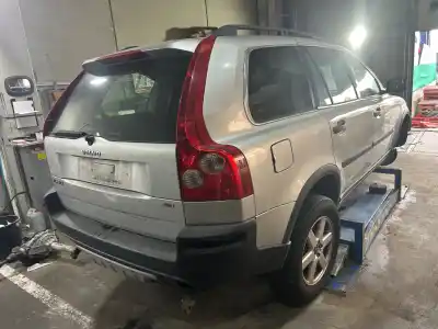 Veículo de Sucata volvo xc90 d5 kinetic do ano 2002 alimentado d5244t