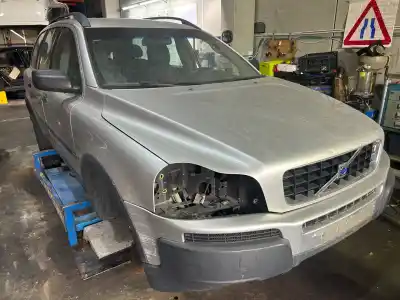 Veículo de Sucata volvo xc90 d5 kinetic do ano 2002 alimentado d5244t