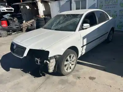 Veículo de Sucata skoda superb (3u4) classic do ano 2002 alimentado awx