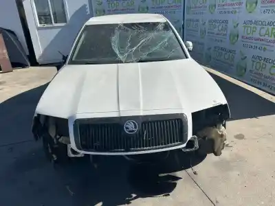 Veículo de Sucata skoda superb (3u4) classic do ano 2002 alimentado awx