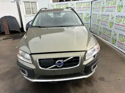 Sloopvoertuig volvo xc70 momentum awd van het jaar 2001 aangedreven d5244t10
