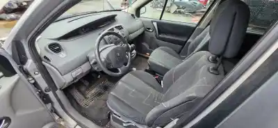 Sloopvoertuig renault scenic ii confort authentique 101 cv / 74 kw van het jaar 2001 aangedreven k9k728