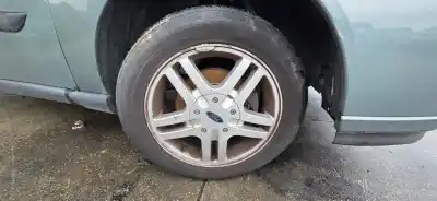 Sloopvoertuig ford focus berlina (cak) trend van het jaar 2001 aangedreven fydb