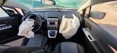 Sloopvoertuig mazda 5 (cr19) 2.0 cd (cr19) van het jaar 2001 aangedreven 0