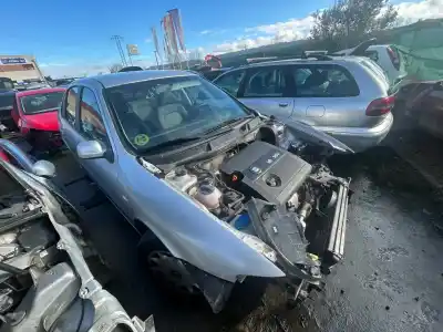 Véhicule à la ferraille seat toledo (1m2) stella de l'année 2001 alimenté azd