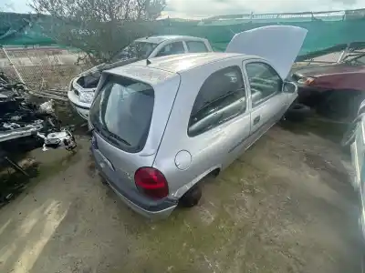 Véhicule à la ferraille OPEL CORSA C  de l'année 2001 alimenté 