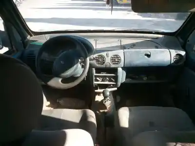 Scrapping Vehicle renault   of the year 1998 powered f8q662