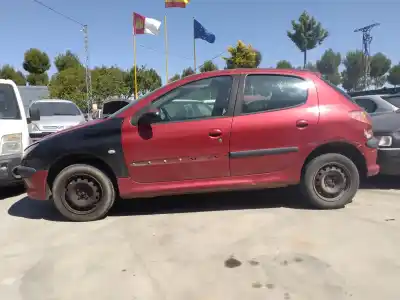Hurda Aracı peugeot 206 g-kfw yılın 2003 güçlü g-kfw