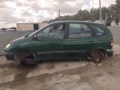 Здавання транспортного засобу RENAULT MEGANE I SCENIC (JA0) K4M700 року 2000 потужний K4M700