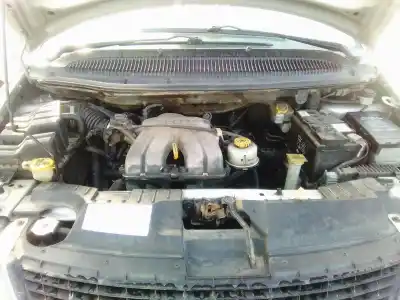 Veículo de Sucata chrysler voyager (rg) g b / 2.4l do ano 2002 alimentado g b / 2.4l
