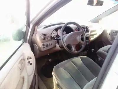 Veículo de Sucata chrysler voyager (rg) g b / 2.4l do ano 2002 alimentado g b / 2.4l