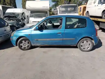 Здавання транспортного засобу RENAULT CLIO II FASE II (B/CB0) K4J712 року 2001 потужний K4J712