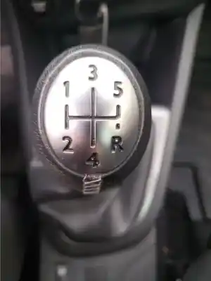 Veículo de Sucata renault clio iv (bh_) 1.2 16v do ano 2015 alimentado d4f740