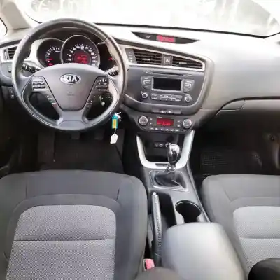 Veículo de Sucata kia cee´´d 1.6 gdi cat do ano 2015 alimentado g4fd