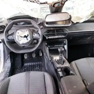 Здавання транспортного засобу peugeot 208 (p2) 1.2 puretech року 2021 потужний hn05